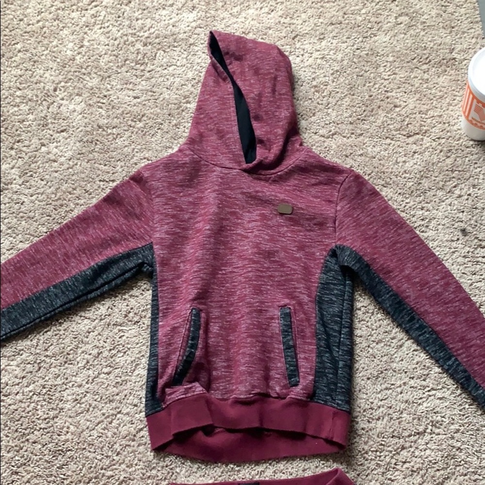 Selling a Red and black Lee pants/sweater.